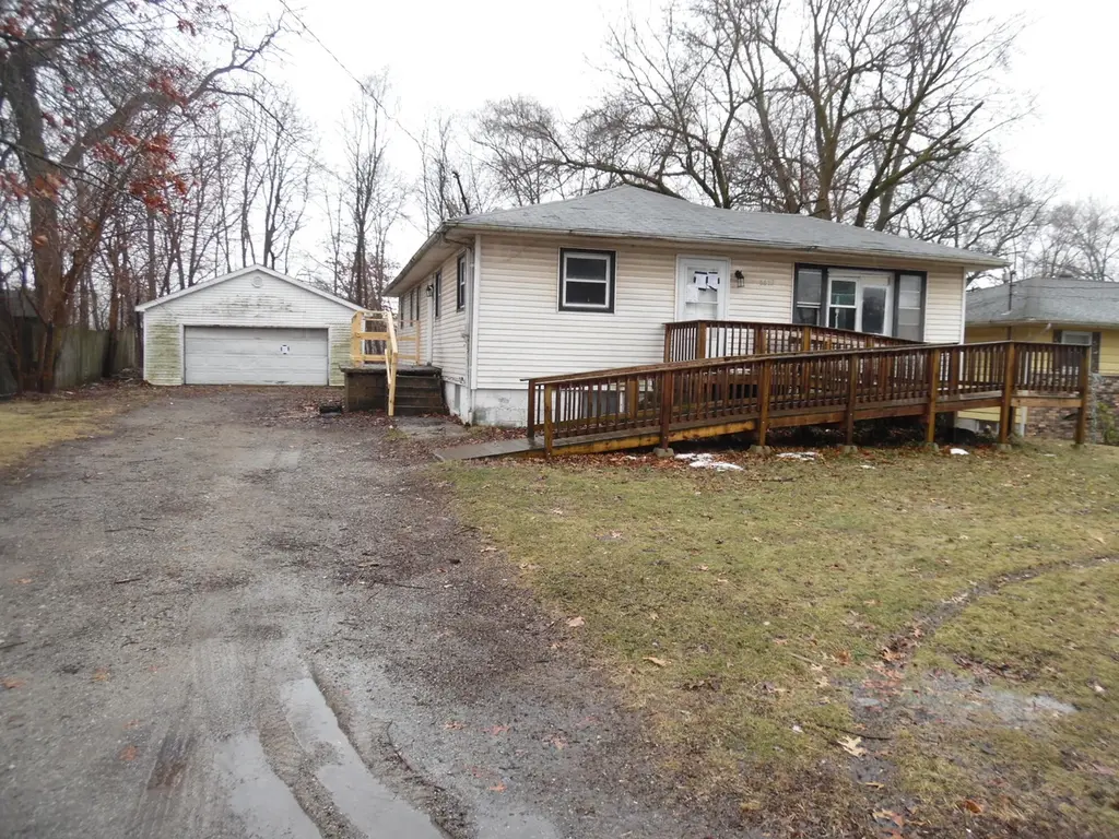 6657 Old Porter Rd