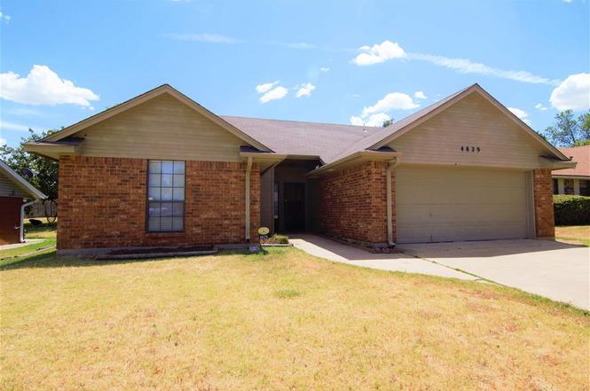 4829 SE Tattershall Way