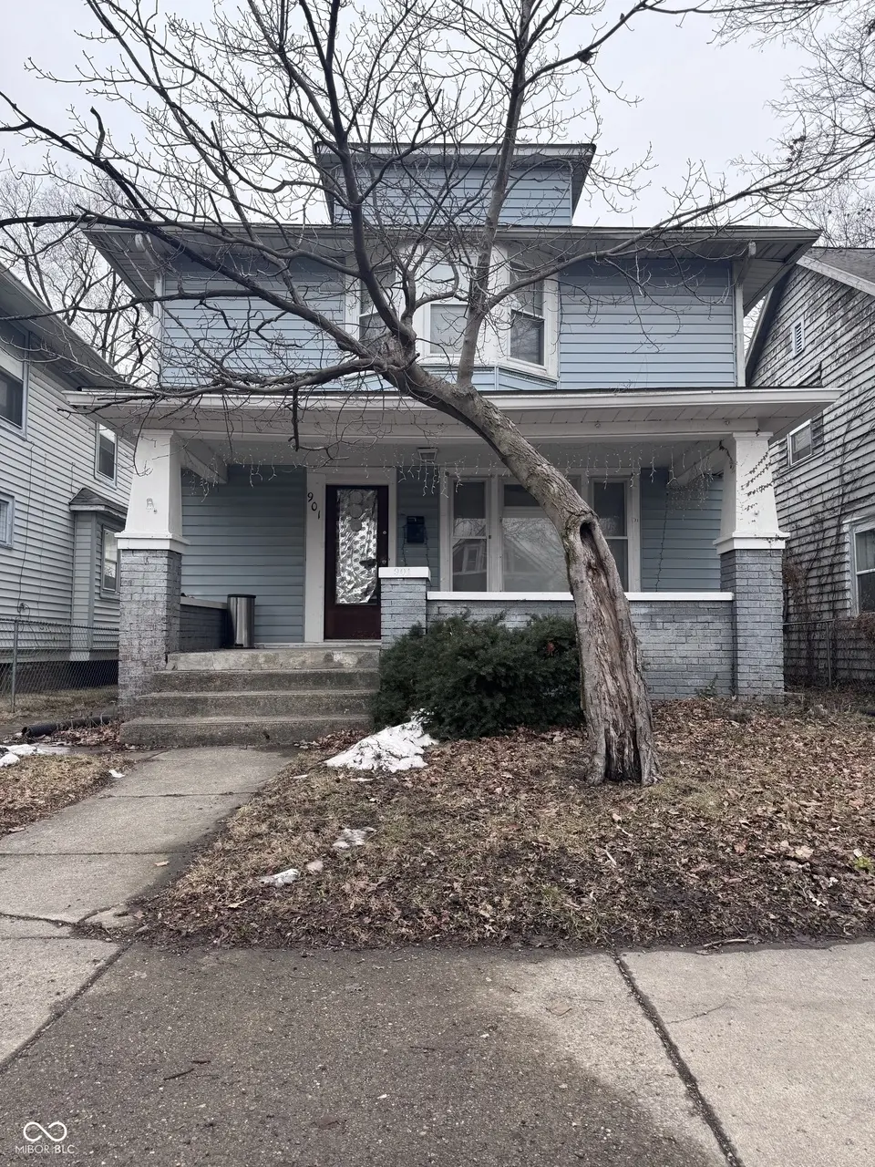 901 N Parker Ave