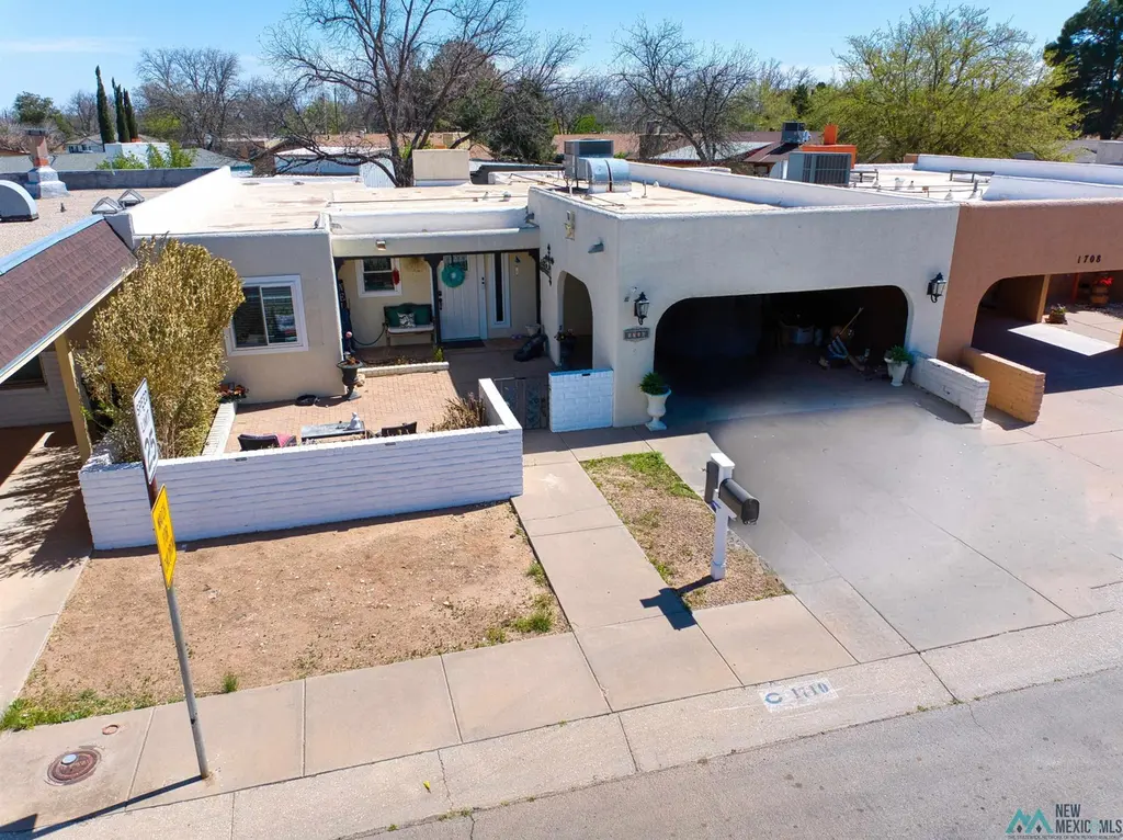 1710 Live Oak Pl