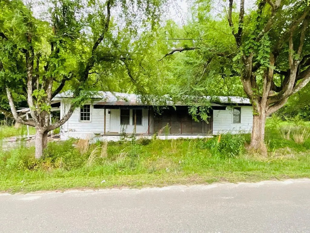 306 Bell St