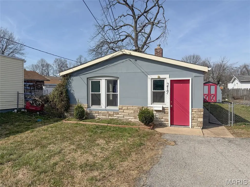 217 W Arlee Ave