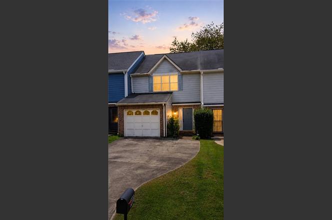 8007 Woodlake Dr