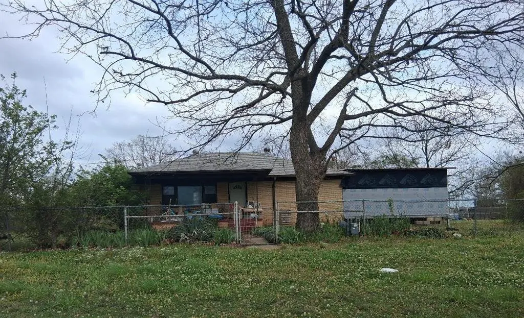 622 N Lake Ave