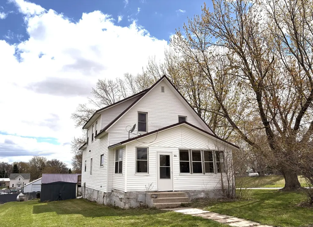 301 N 3rd St