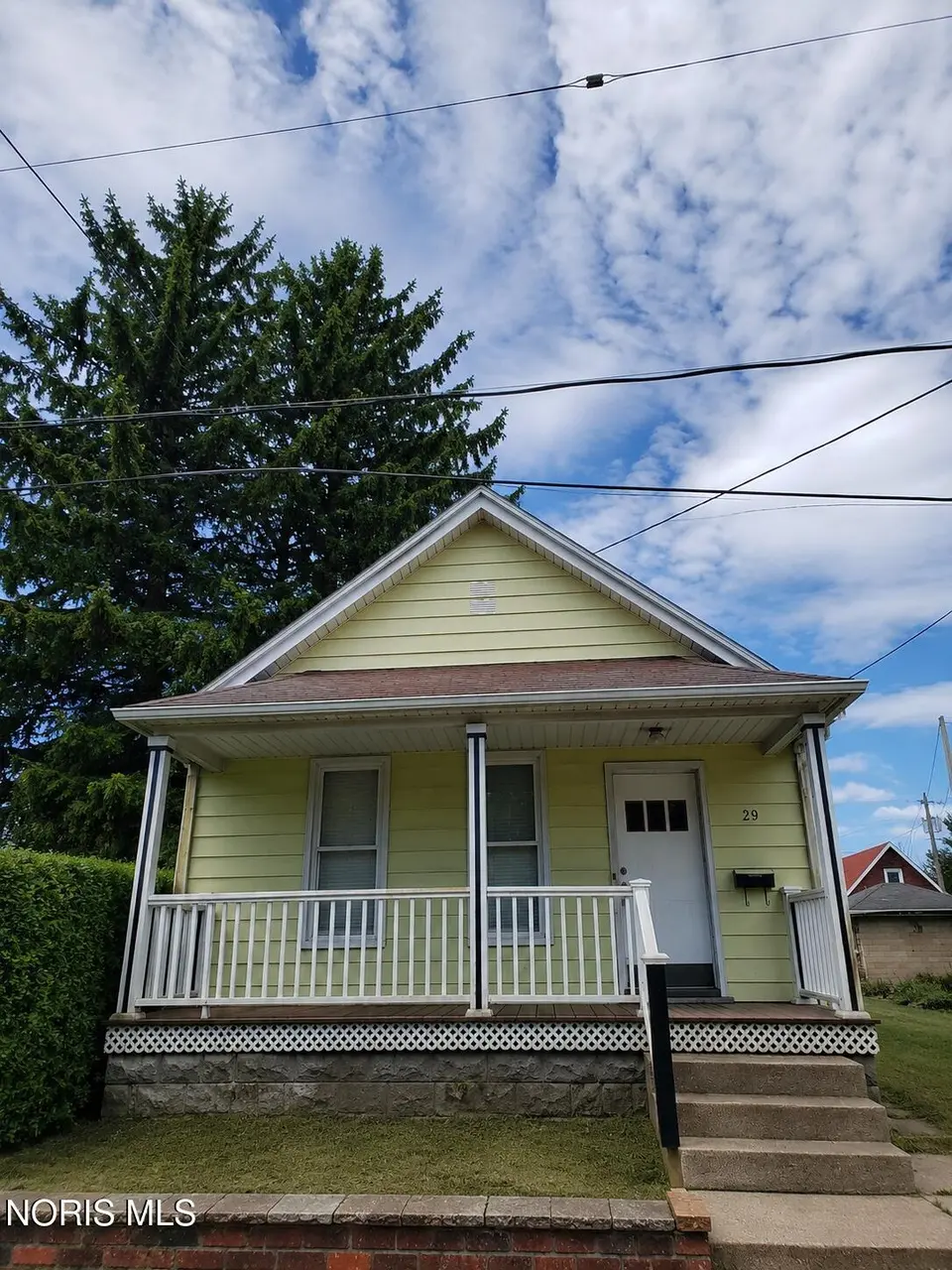 29 Magyar St