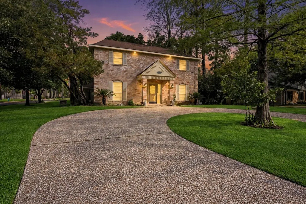 5214 Lawn Arbor Dr