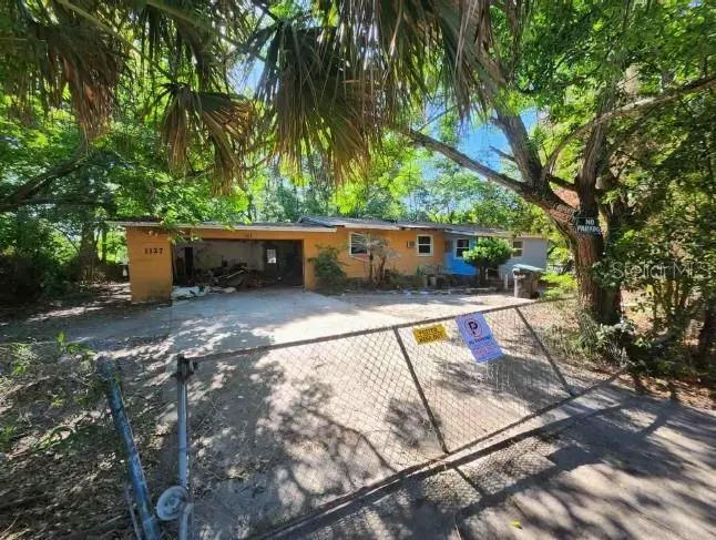 1127 Robinson Ave