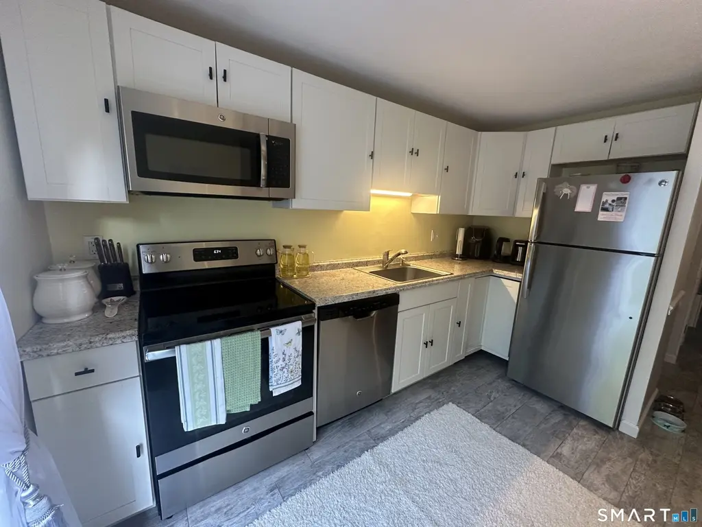 23 Seymour Rd Unit 3B