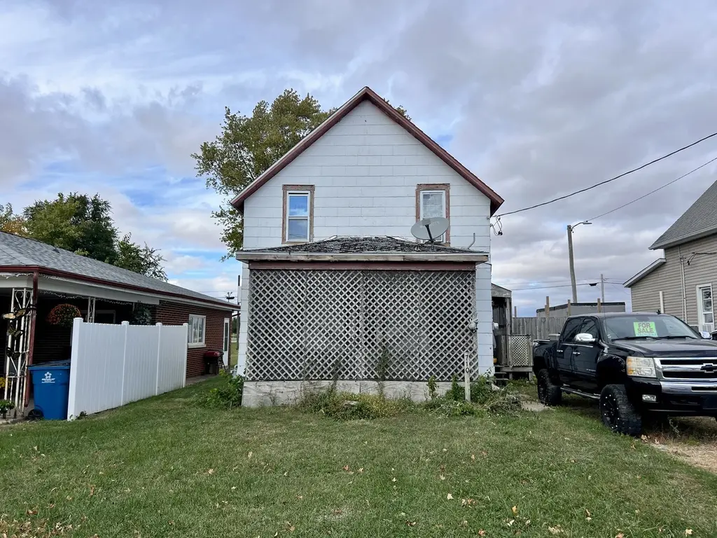 710 W Main St
