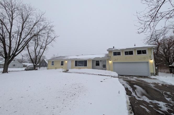 382 Pinewood Dr
