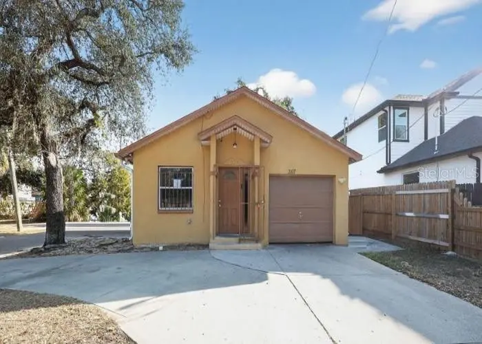3107 E Osborne Ave