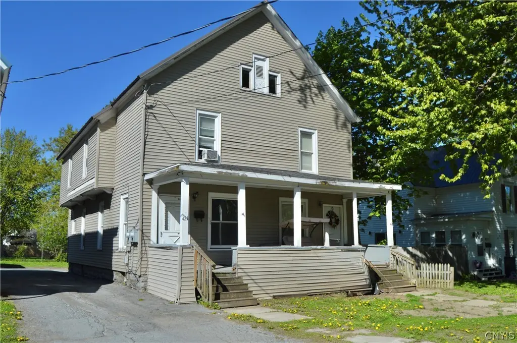 421/423 W Mullin St