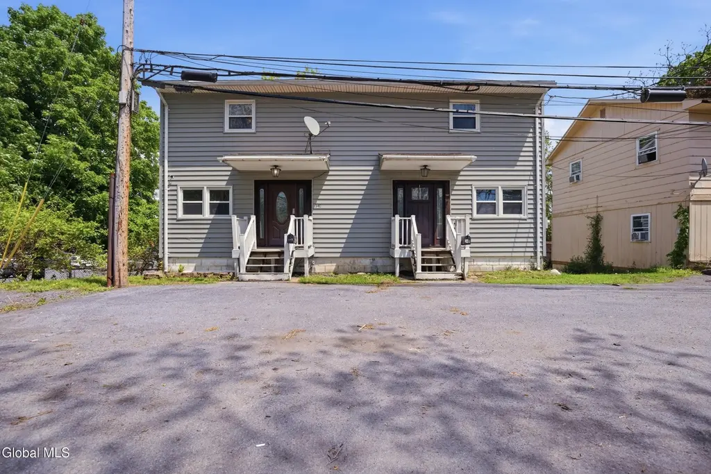 34 Spring St