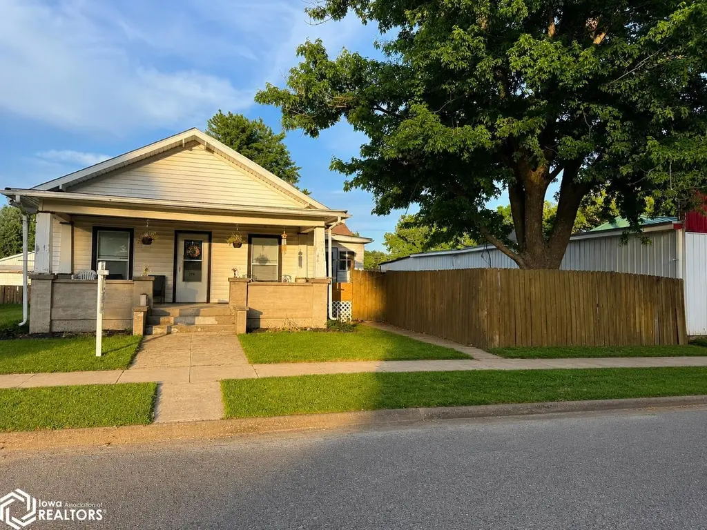 106 S Maple