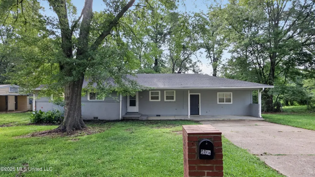 2738 Woodside Dr
