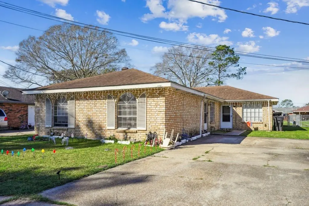 114 Lartigue St