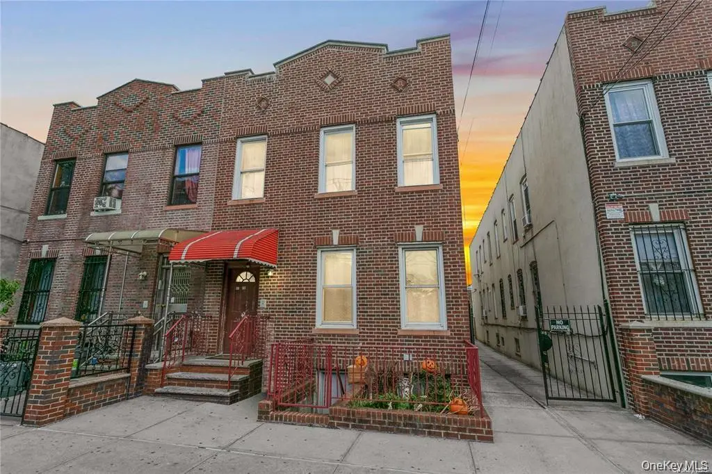 97-28 41st Ave
