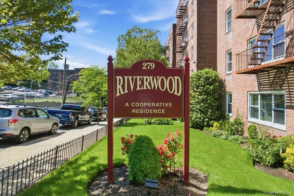 279 N Broadway Unit 8R
