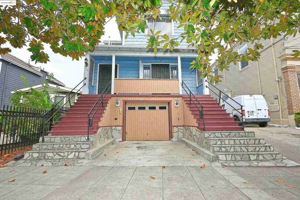 672 33rd St