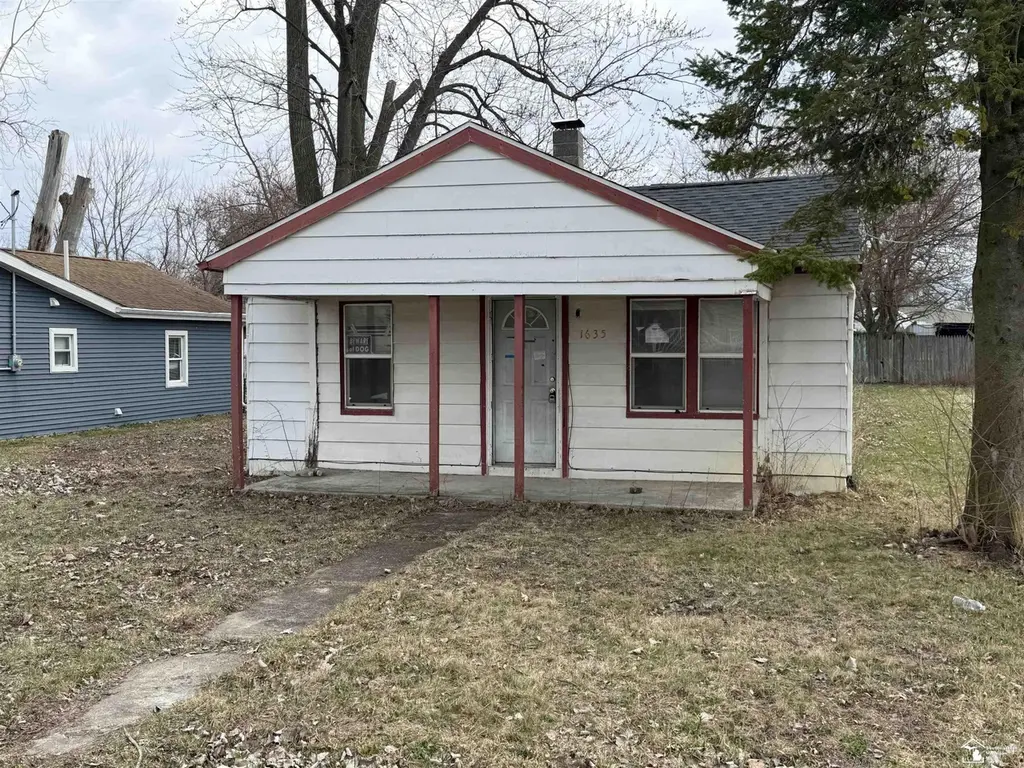 1635 Naomi Ave