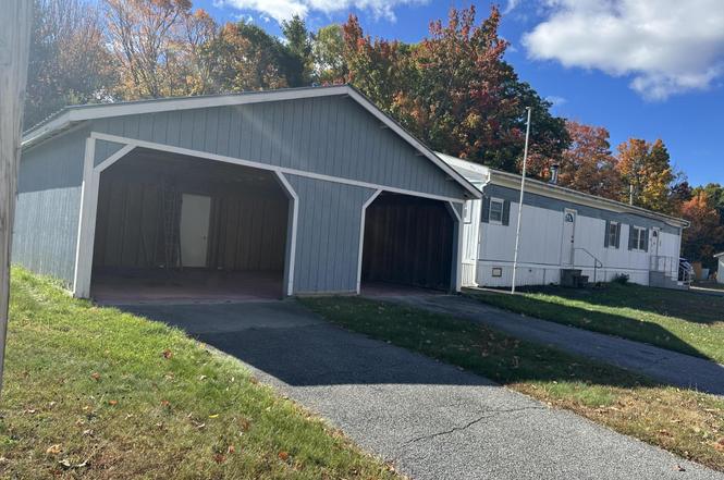 36 Champlain Dr