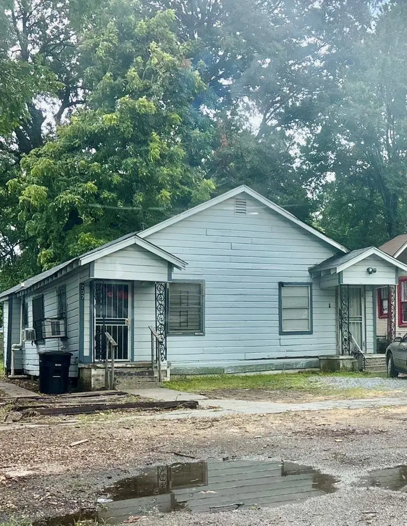 235 Railroad Ave