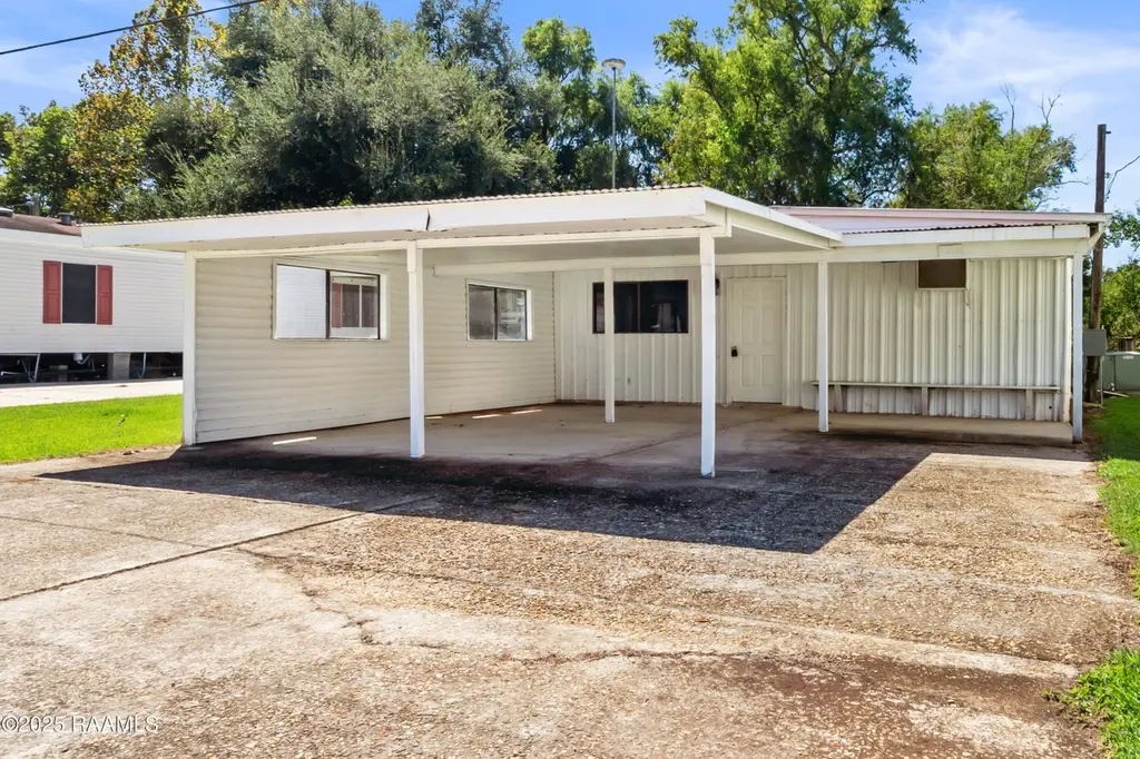 1044 Jean Lafitte St