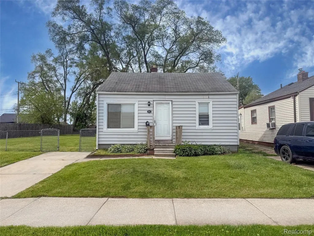 2266 John B Ave