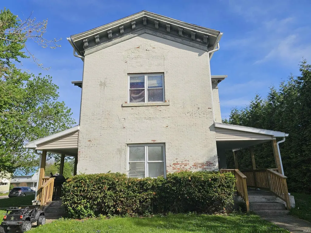 1600 High St
