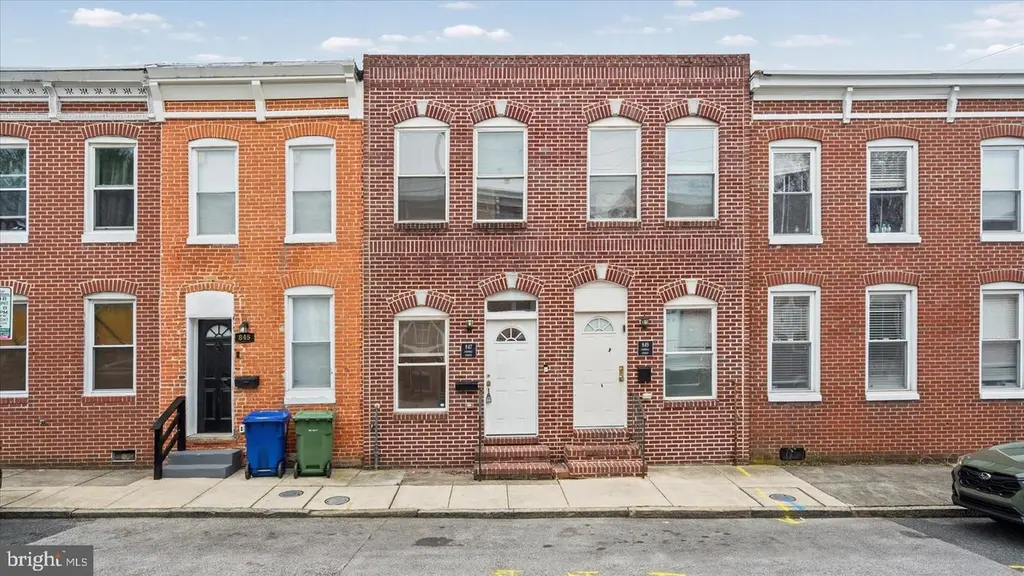 847 Carroll St