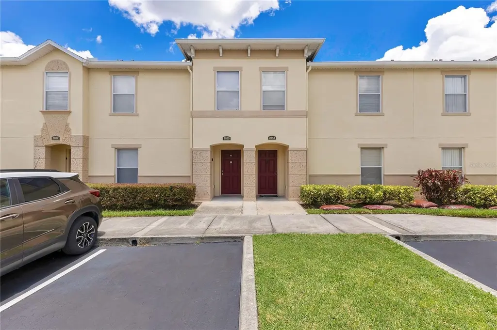 2855 Club Cortile Cir