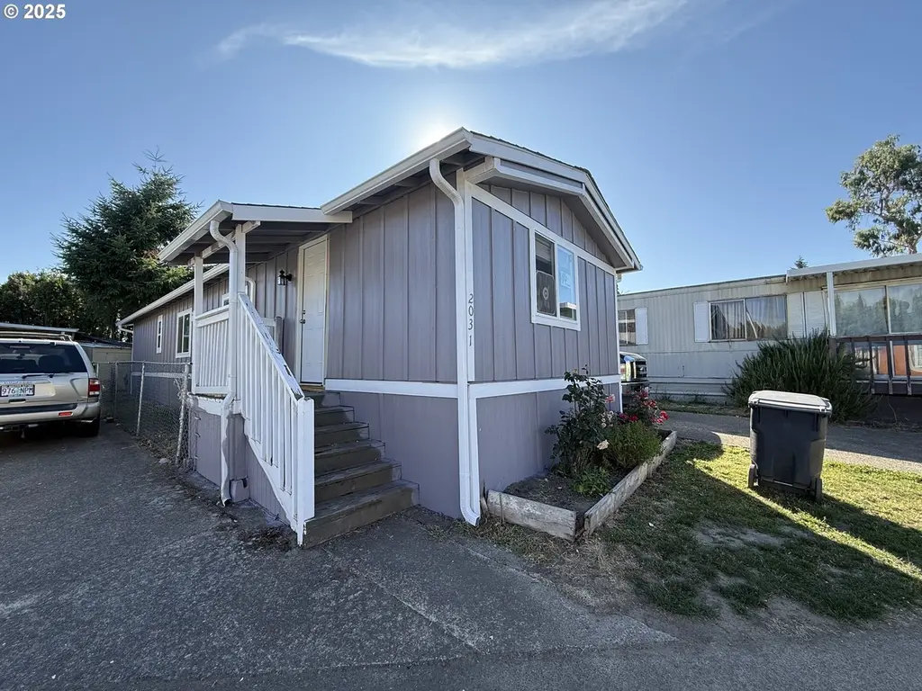 2031 NE Kennedy Cir #29