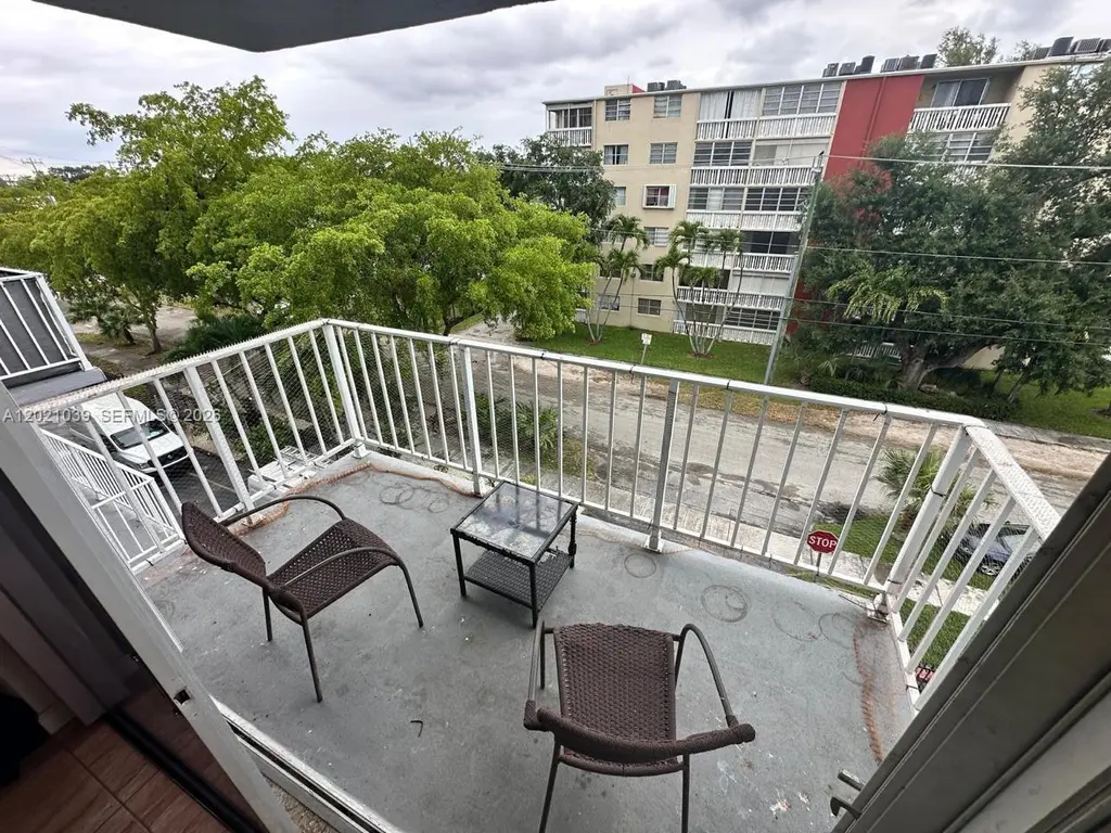 1470 NE 125th Ter #412