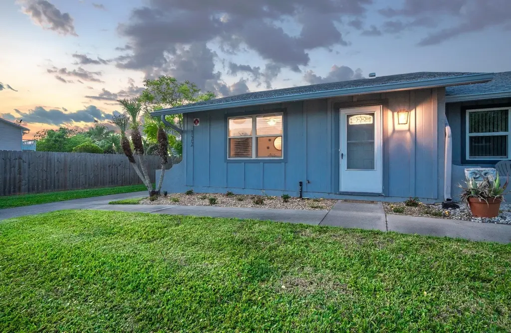 122 Rio Del Mar St Unit A