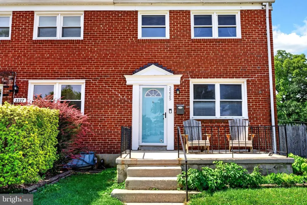 2225 Ellen Ave