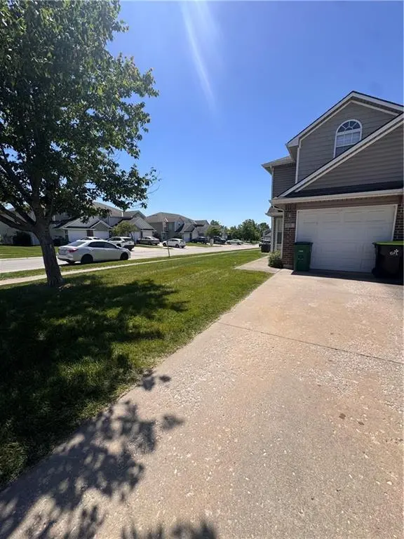 810 Peach Tree Ln