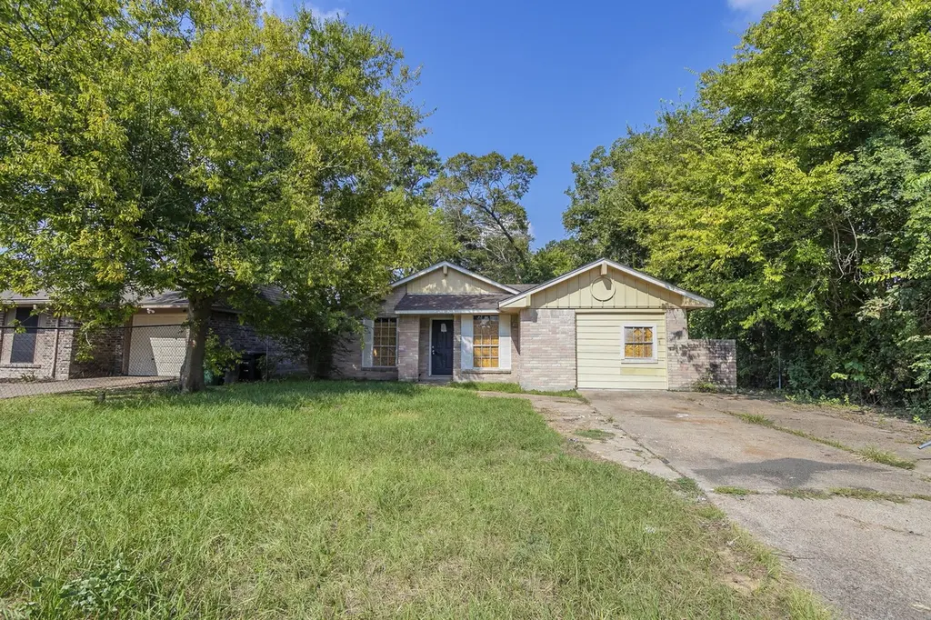 11151 Spottswood Dr
