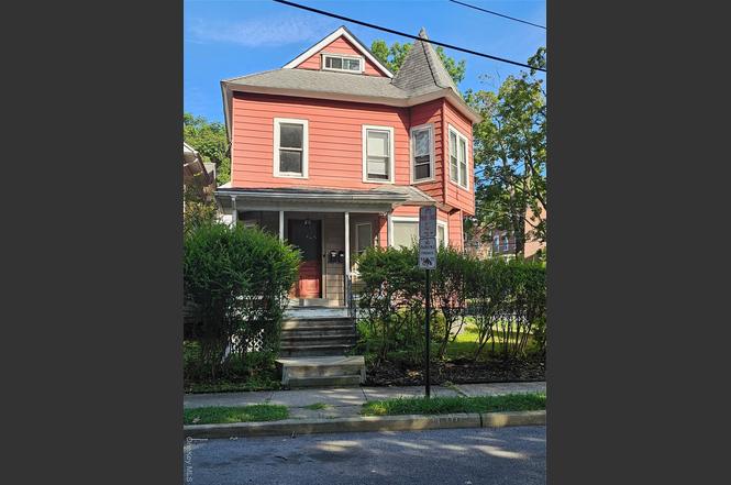 25 Carroll St #25
