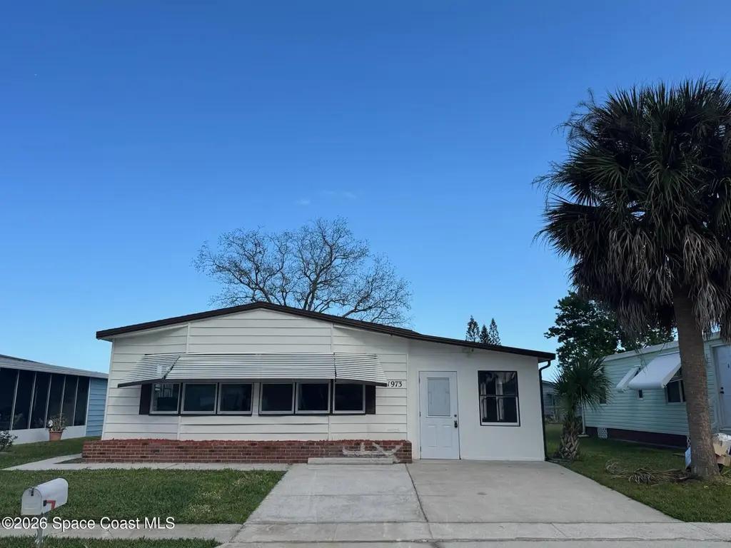 1973 Mango St NE