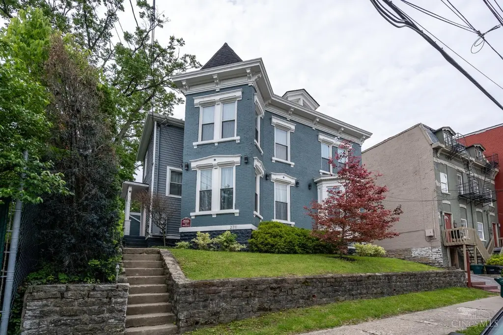2711 Price Ave