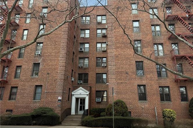 711 Montauk Ct Unit 2E
