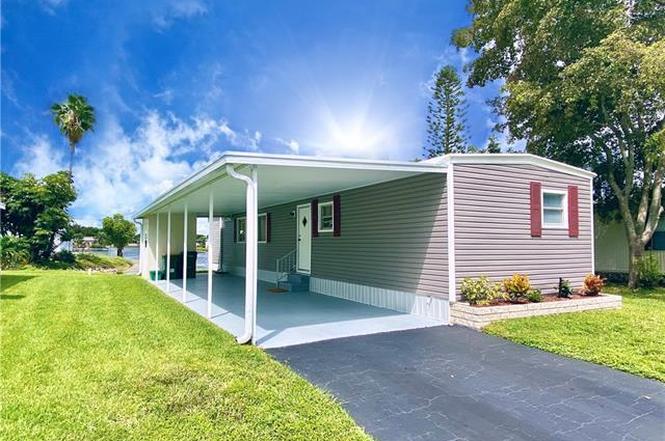 455 Cape Florida Way