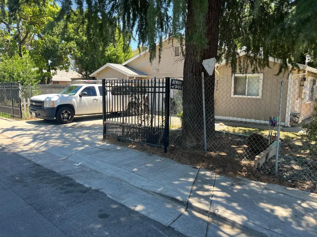 3916 44th Ave