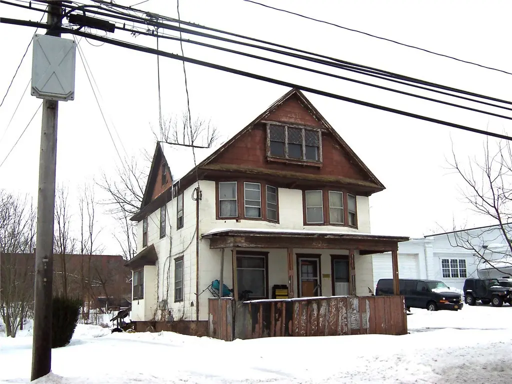 416 E Center St