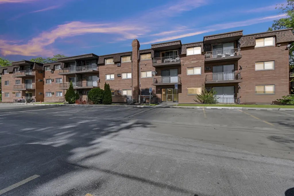 18555 Hickory Ct #24