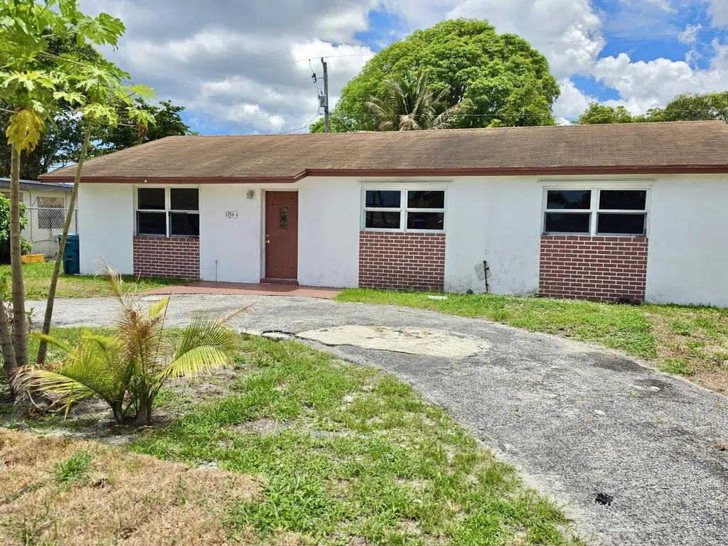 1216 Giller Ave