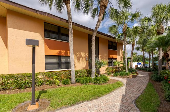 1514 Mainsail Dr #4