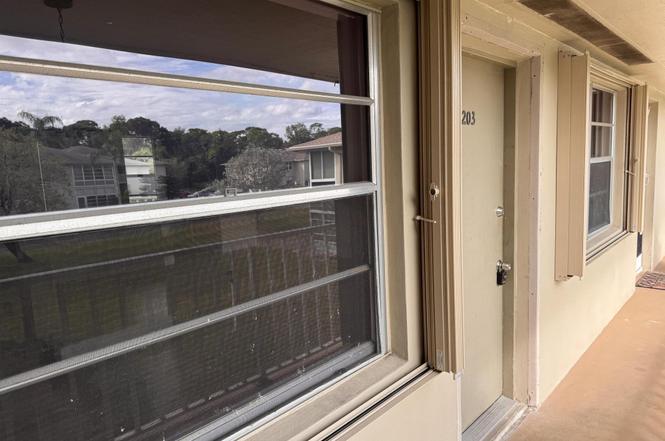 12 Lake Vista Trl #203