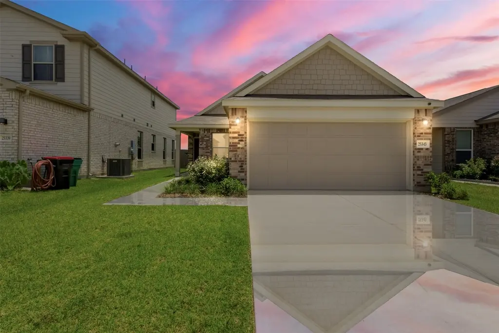 25343 Trinity Oakley Ct